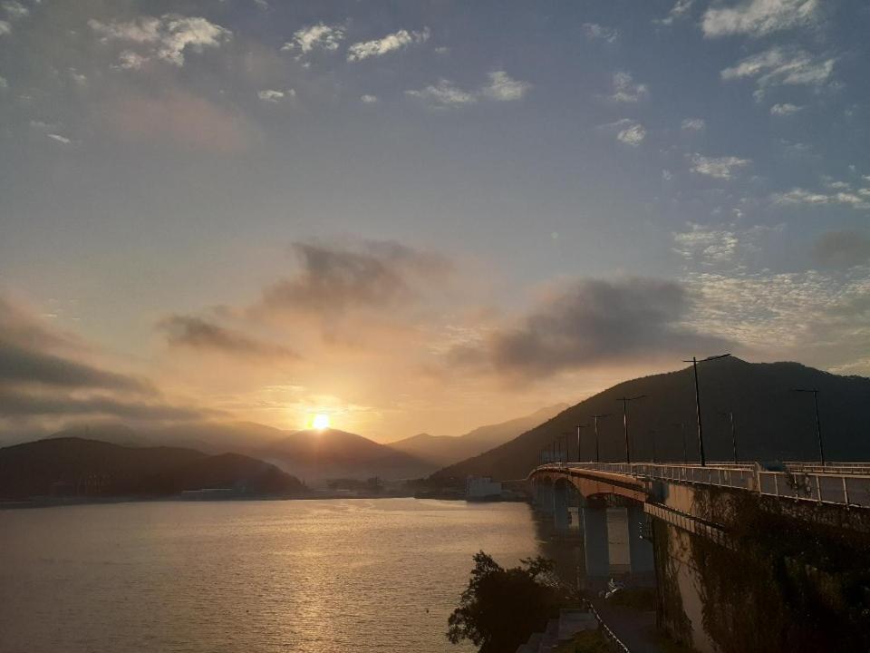 Tongyeong Bridge Hotel Eksteriør billede