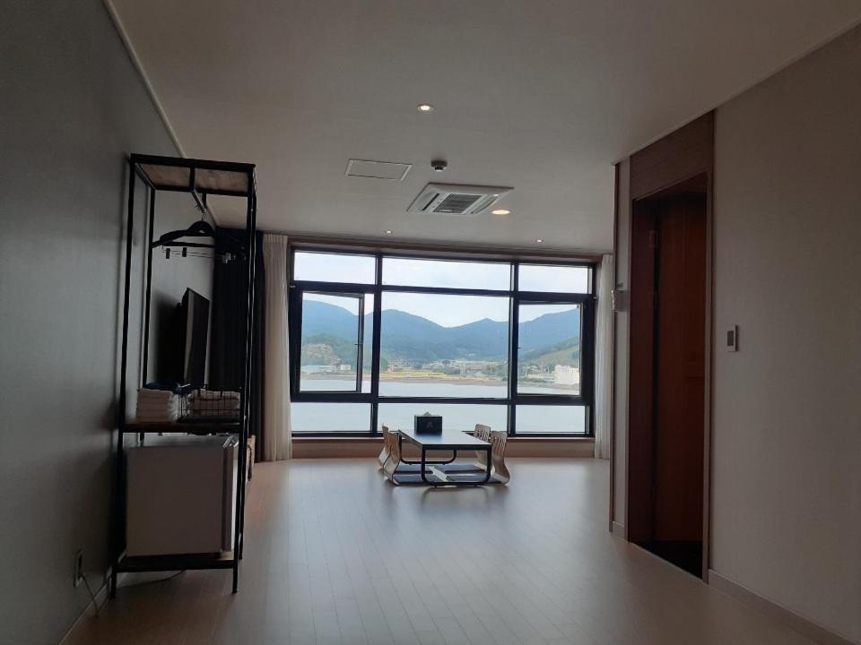 Tongyeong Bridge Hotel Eksteriør billede